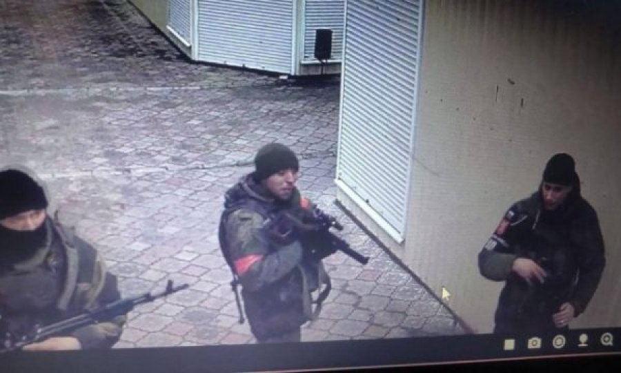 Rusët pushtojnë edhe një qytet, paralajmërojnë pushkatimin e mjekëve