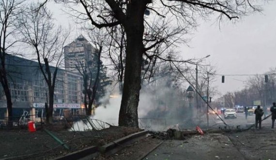 Deputeti ukrainas: Rreth 90% e qytetit të Volnovakhas është shkatërruar, qytetarëve po u mbaron ushqimi