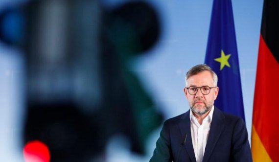 Ish-ministri gjerman pas protestave pro-Putin në Serbi: E neveritshme, turp për ju!