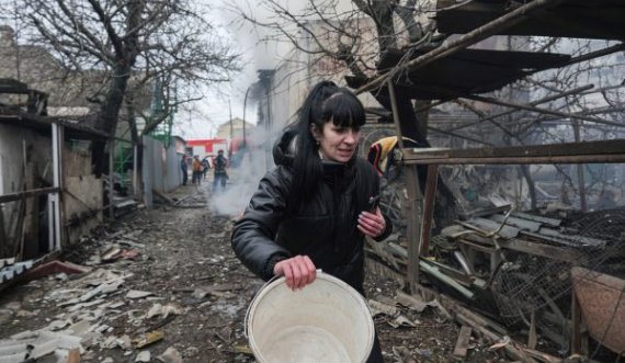 Ndërpritet evakuimi në Mariupol, Rusia nuk i ndal bombardimet dhe shkel marrëveshjen e armëpushimit