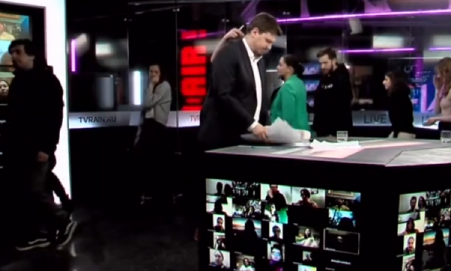 Putin ua ndaloi transmetimin, stafi i televizionit rus i çojnë mesazh në paraqitjen e fundit