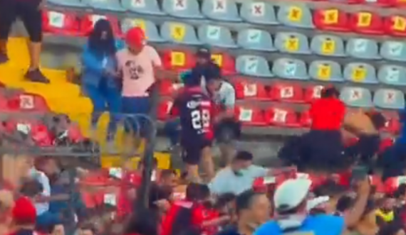 Raportohet për dhjetëra të vdekur në një ndeshje futbolli 