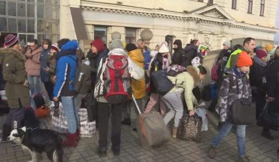 Mbi 1,5 milionë ukrainas kanë lënë vendin, kriza më e madhe e refugjatëve që nga Lufta e Dytë Botërore