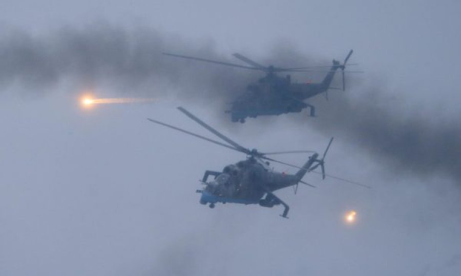 Ushtria ukrainase iu tregon qytetarëve se si t’i dallojnë helikopterët e tyre
