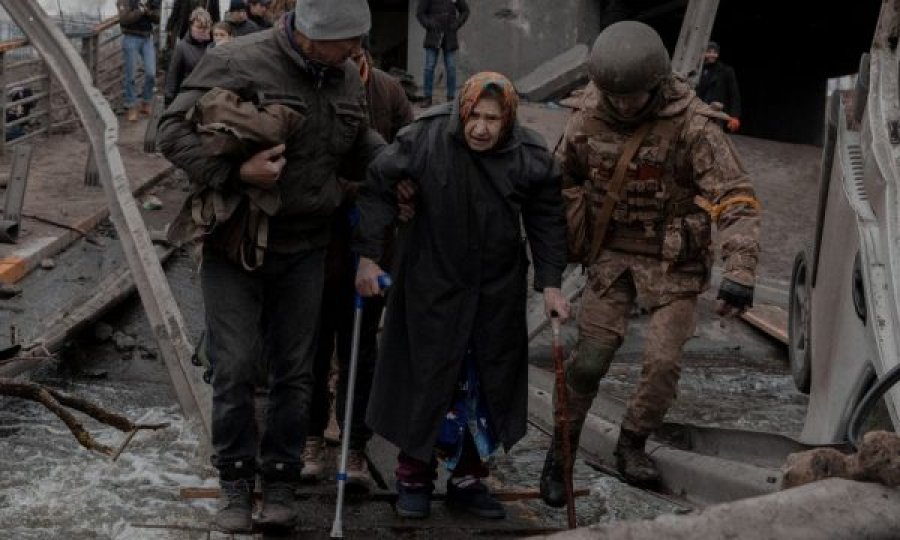 Fotot që tregojnë realitetin e ashpër të ukrainasve nën rrethim
