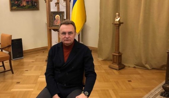 Qyteti perëndimor i Ukrainës mbipopullohet nga refugjatët, kryetari kërkon ndihmë