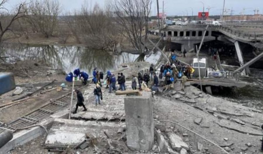 Kryetari i Mykolaiv thotë se trupat ruse po tërhiqen nga qyteti pas sulmit në aeroport