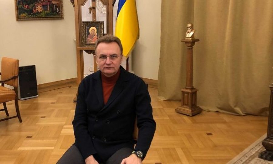 Qyteti perëndimor i Ukrainës mbipopullohet nga refugjatët, kryetari kërkon ndihmë