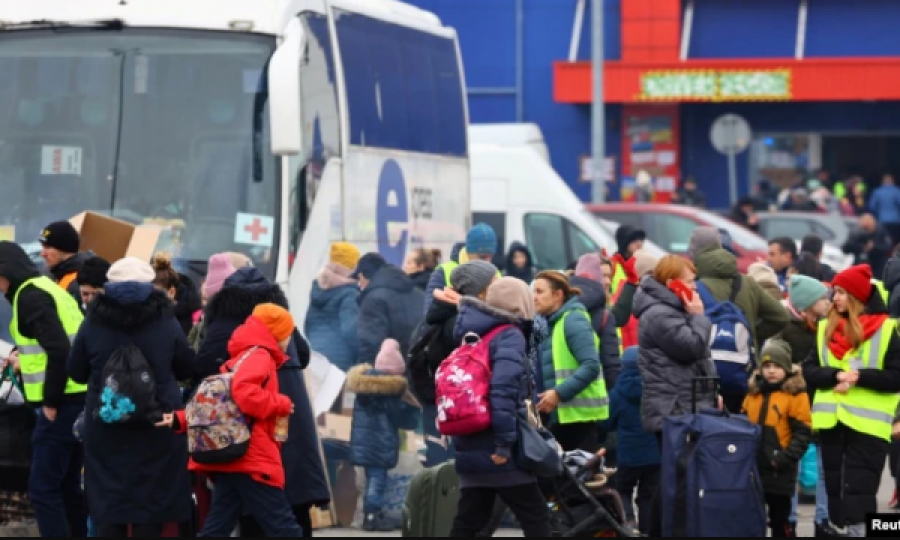 UNHCR: Mbi 1.7 milion njerëz të zhvendosur nga Ukraina