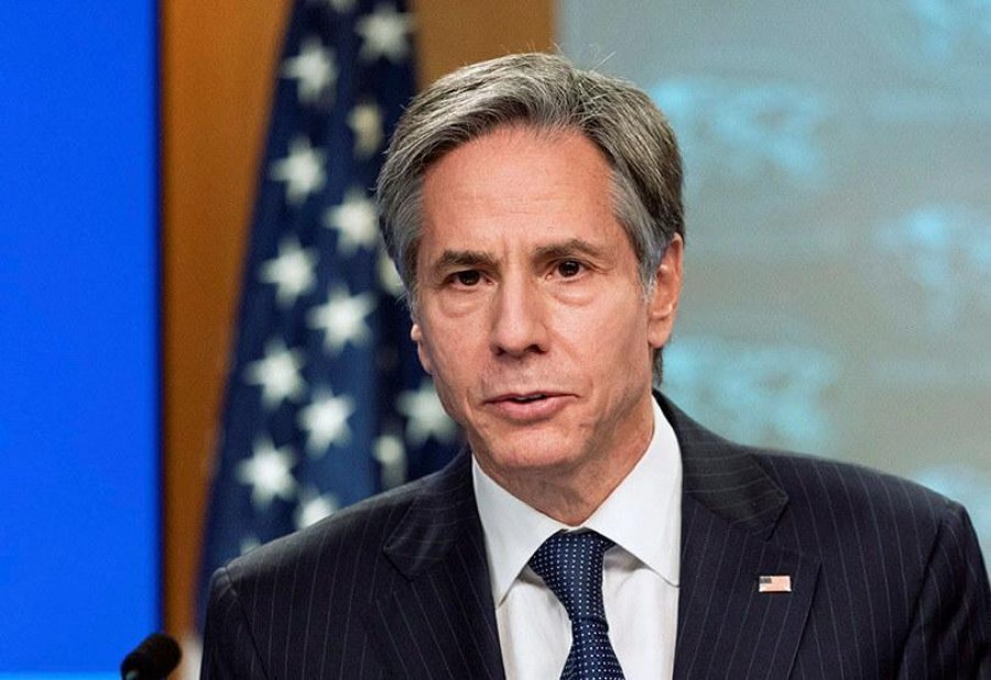 Blinken: SHBA nuk do të lejojë asgjë që të pengojë dërgimin e armëve në Ukrainë