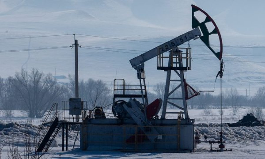 SHBA-ja synon ndalimin e naftës nga Rusia, këto dy shtete mund ta zëvendësojnë në prodhim