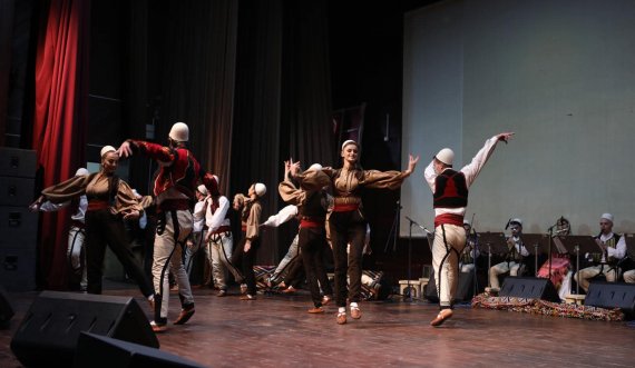 Ansambli Shtetëror Shqiptar shënoi Ditën e Mësuesit në Bujanoc