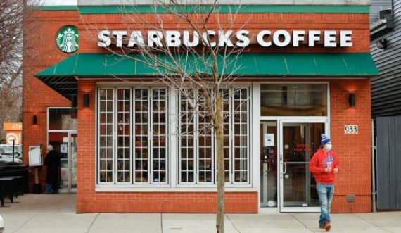 Edhe Starbucks pezullon operacionet në Rusi