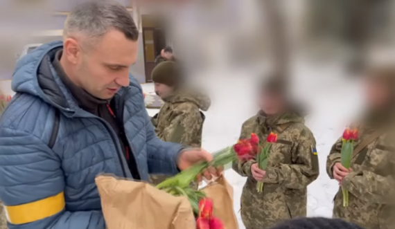 Kltitschko u dhuron lule ushtareve ukrainase