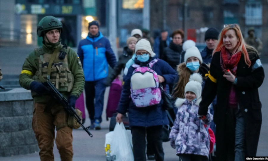 Rreth 200 mijë njerëz pritet të evakuohen nga disa qytete të Ukrainës