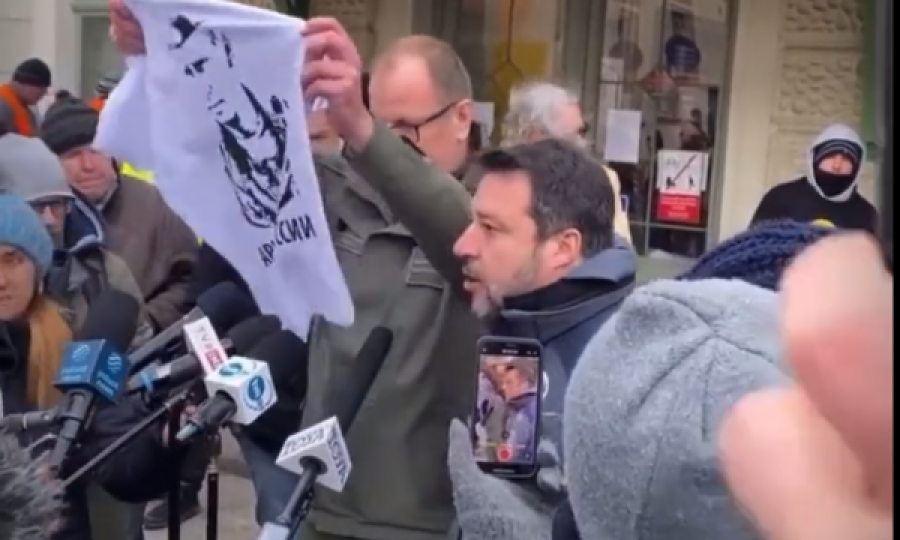 Incident në kufirin Poloni-Ukrainë, ja çfarë i ndodh politikanit italian që kishte veshur bluzën me Putin