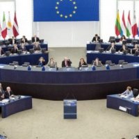 Eurodeputët kërkojnë të hiqen menjëherë të gjitha masat ndaj Kosovës