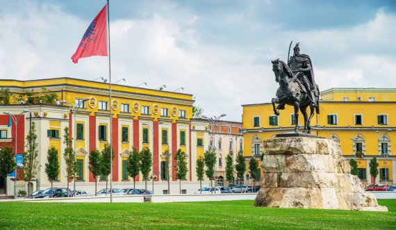  Tirana na bashkon!