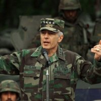 Ja kush është Wesley Clark