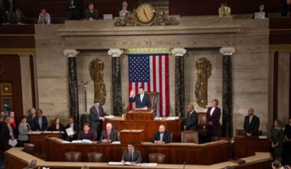 Kongresi amerikan voton pro ndalimit të importit të naftës nga Rusia