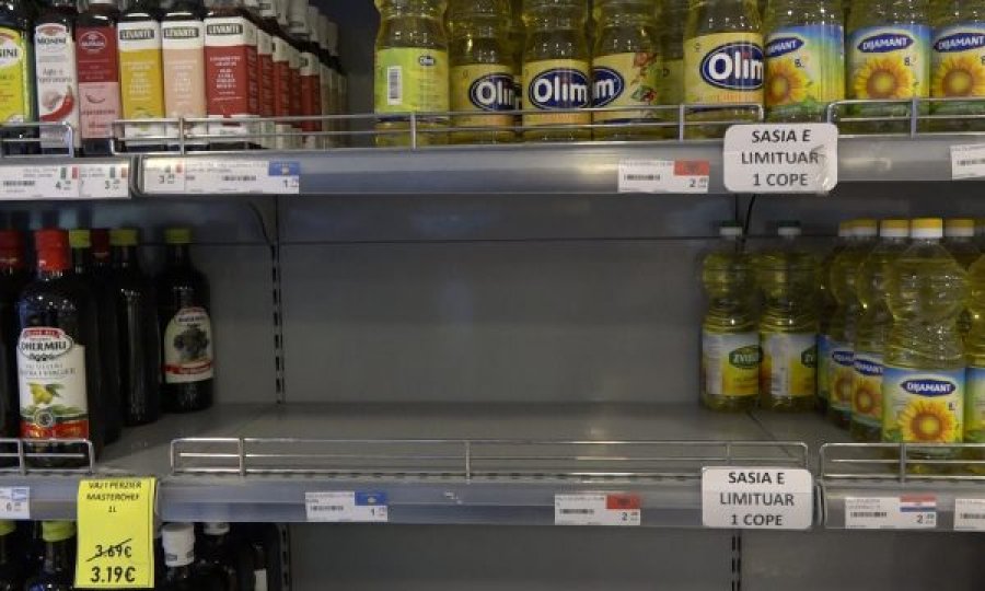 Ministria e Tregtisë: Janë zbrazur qëllimisht raftet