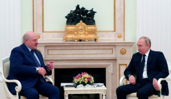 I izoluar nga bota, Putin takon Lukashenkon: Shteteve tona u bëjnë mirë sanksionet e Perëndimit