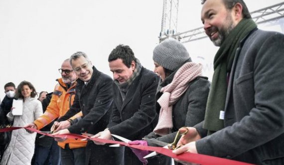 Kurti bashkë me ministren gjermane inaugurojnë parkun e erës në dy fshatra të Mitrovicës