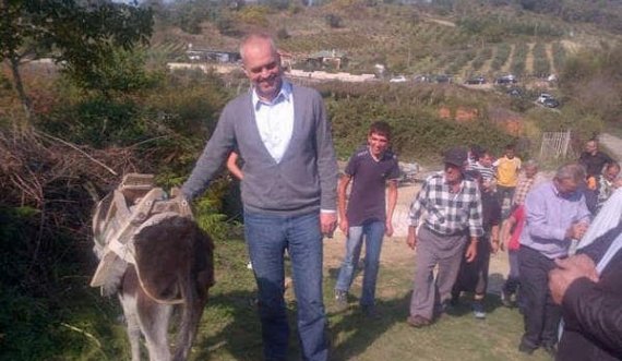 Plas sherri mes gazetarëve shqiptarë, shkak gomari i Edi Ramës