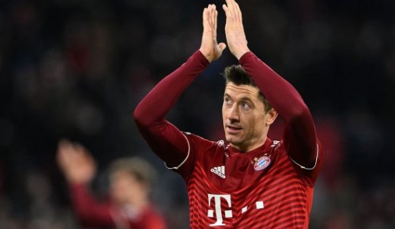 Vetëm Lewandowski është më i mirë se Abraham në vitin 2022