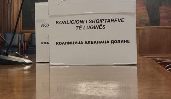  Shqiptarët e Luginës certifikojnë listën për zgjedhjet në Serbi do të kandidojnë 10 deputetë 