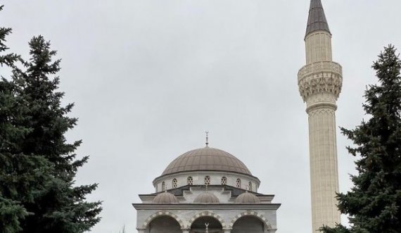  Rusia bombardon xhaminë në Ukrainë ku po strehoheshin më shumë se 80 njerëz 