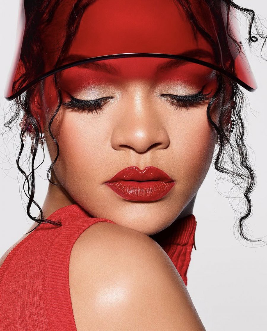 Rihanna planifikon të shesë firmën e saj për shumën marramendëse!