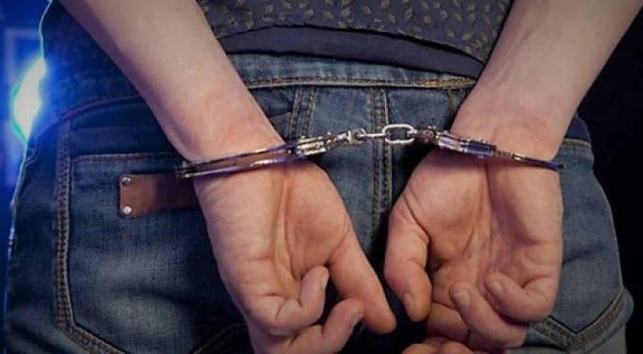  I mituri në Obiliq kapet me revole e fishekë, arrestohet nga policia 