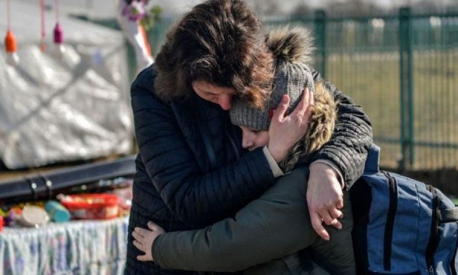 350 paund në muaj për familjet që i hapin dyert, plani i Britanisë për t’i strehuar refugjatët ukrainas