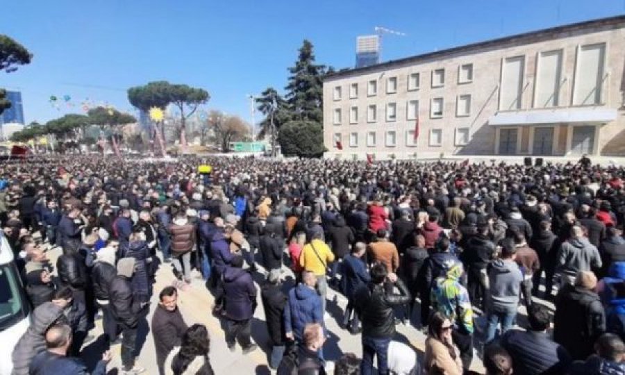 Shqiptarët ndër më të varfrit e me çmimet më të larta