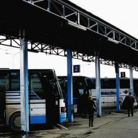 Bllokohet një pjesë e rrugës në Stacionin e Autobusëve