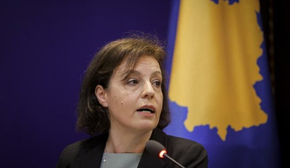 Gërvalla thotë se koalicioni është i qëndrueshëm, i quan shpifje e fyerje shkrimet për largimin e saj nga Ministria