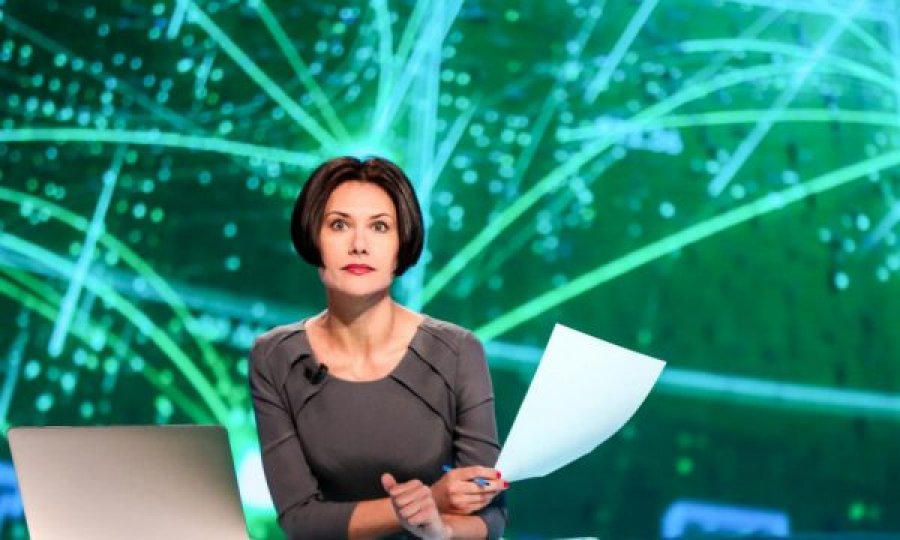 Vitin e kaluar e nderoi Putini, prezantuesja e lajmeve jep dorëheqje dhe ikën nga Rusia
