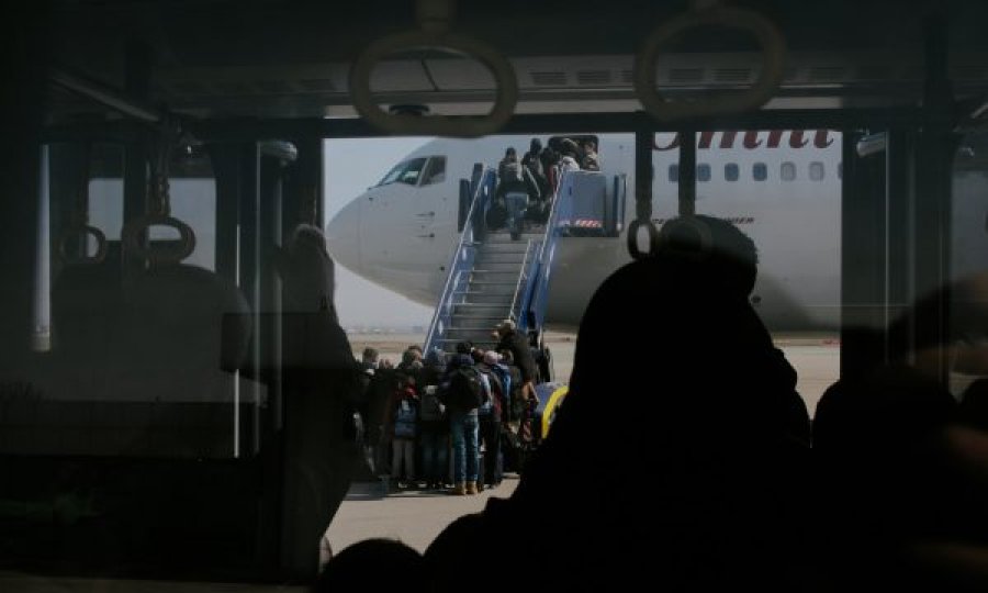 Largohen nga Kosova 150 afganët që po prisnin për të shkuar në Amerikë