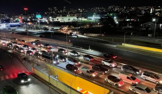 Aksident trafiku në Veternik