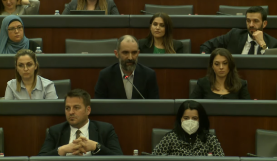 Abrashi pro Kodit të ri Civil, çuditen dy bashkëpartiakët e tij