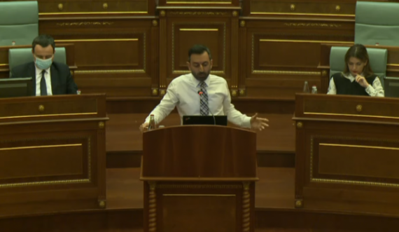 Basha: iPhonët që i keni në duar i ka bërë Tim Cook, homoseksual. T’i thuash atij që është i sëmurë?
