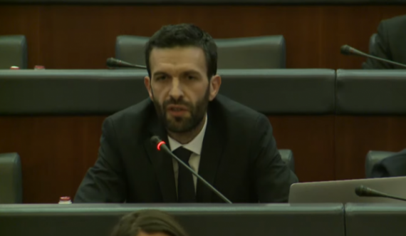 Deputeti i LVV-së thotë se angazhimi i tij politik ka kuptim vetëm kur del kundër të drejtave të komunitetit LGBT+
