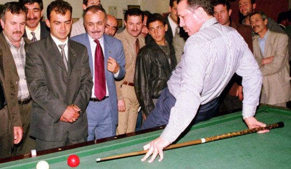 Bëhet virale një fotografi e Erdogan e realizuar 20 vjet më parë