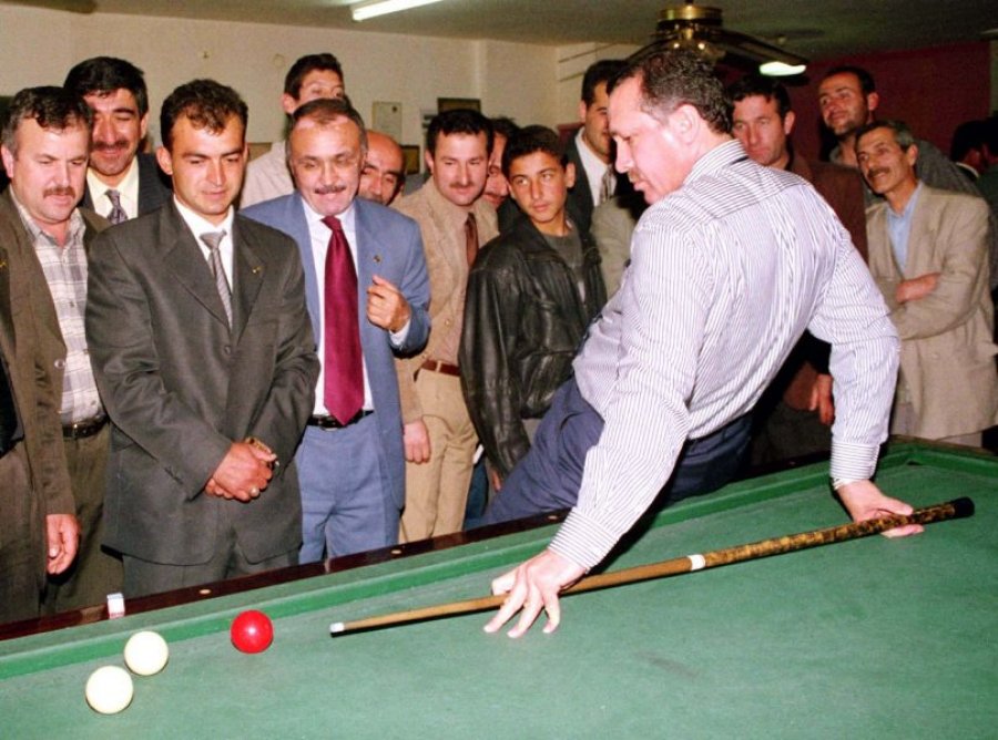 Bëhet virale një fotografi e Erdogan e realizuar 20 vjet më parë