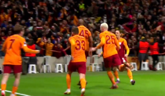 “Shokohet” Barcelona, Galatasaray kalon në epërsi