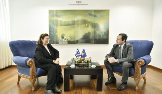 Kurti takon ambasadoren greke
