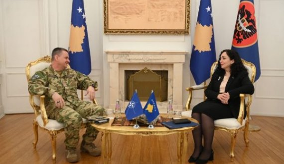 Presidentja takon Komandantin e KFOR-it, diskutohet situata e sigurisë pas agresionit në Ukrainë