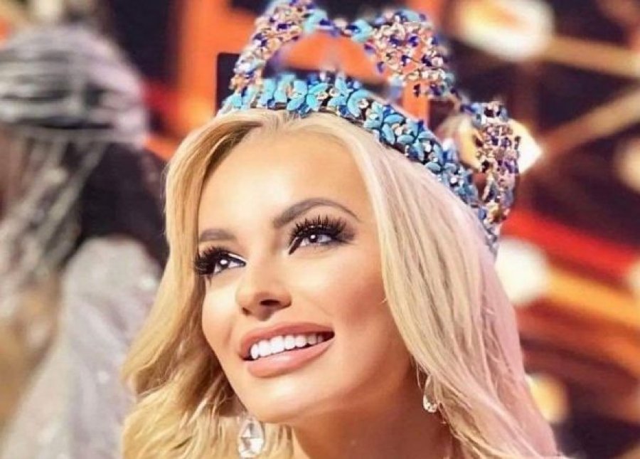 Miss Bota kurorëzohet mes thirrjeve për paqe në Ukrainë