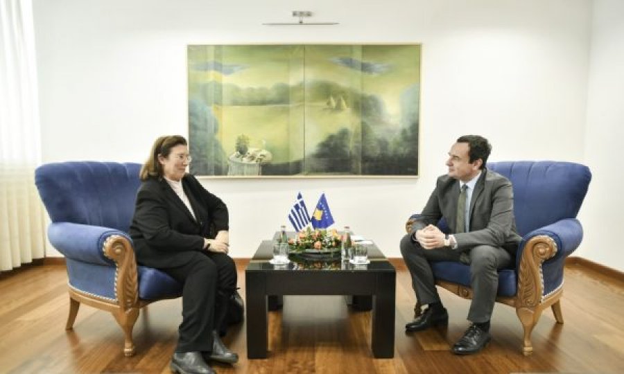 Kurti takon ambasadoren greke